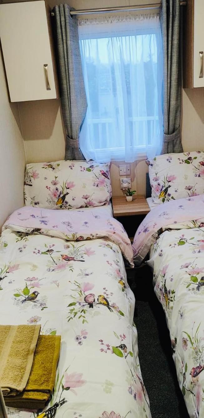 Heaven Home 奇切斯特 外观 照片